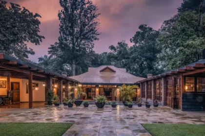 Luxury vs Budget Accommodation